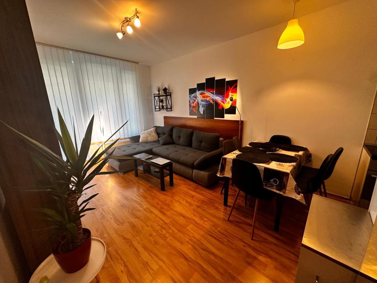 Zoe Apartman Budapest Esterno foto