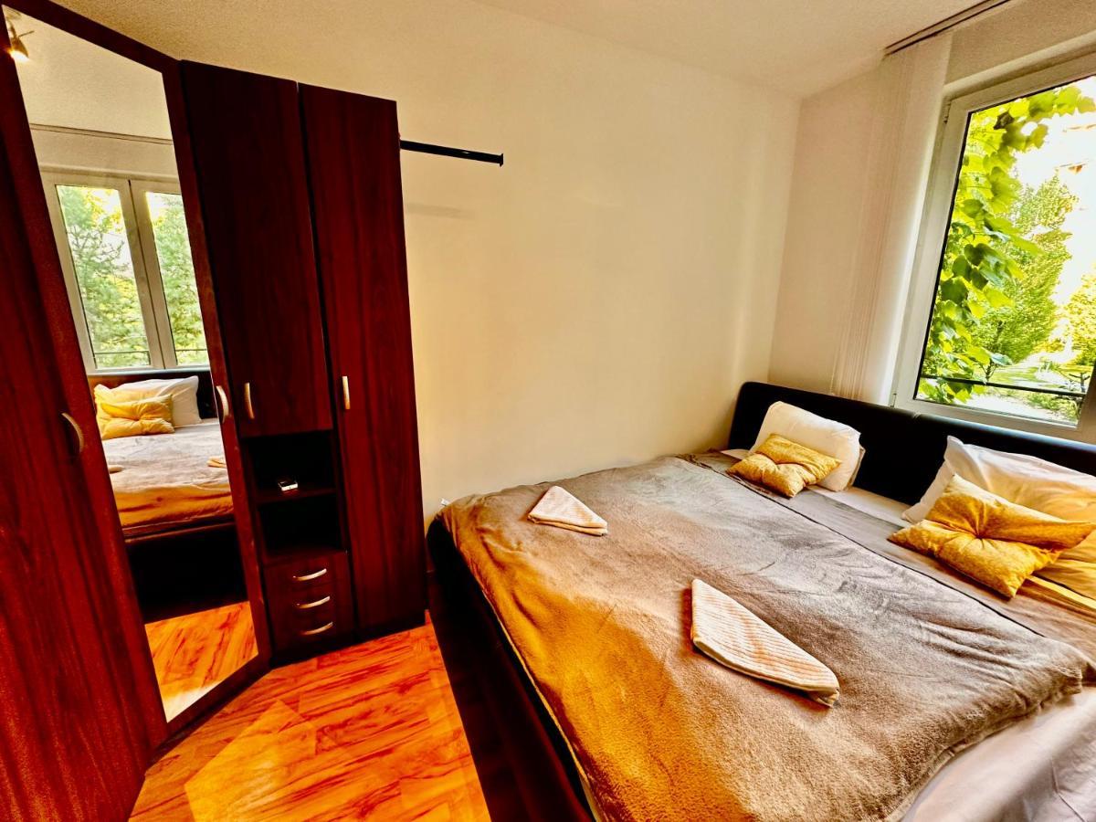 Zoe Apartman Budapest Esterno foto